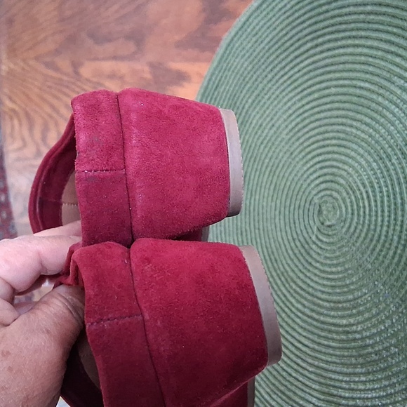 L' Amour Des Pieds Burgundy Suede Mules Size 7.5 - Picture 11 of 12